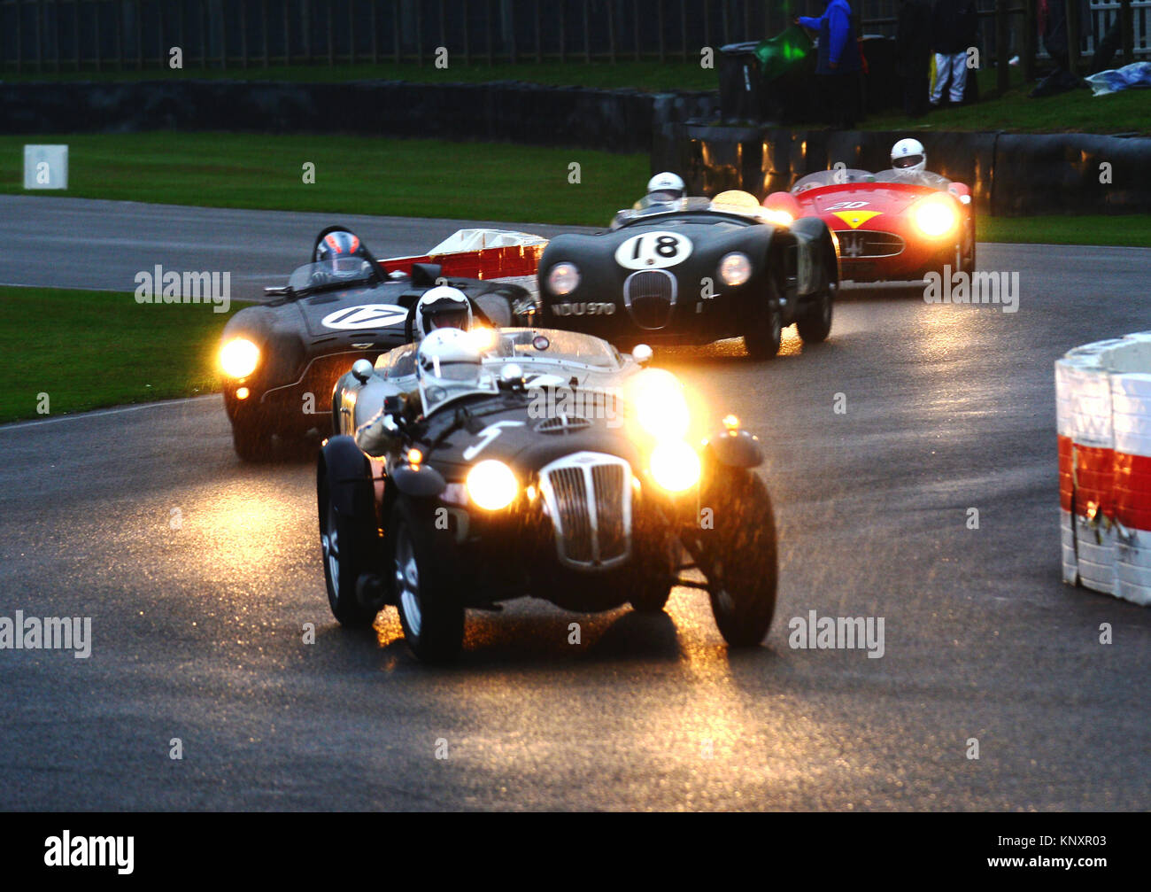 Nick Mason, Annette Mason, Frazer Nash Le Mans replica Goodwood Revival 2013, Freddie Memorial Trophy, Mars Banque D'Images