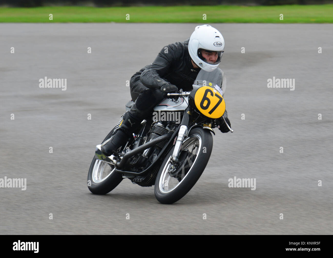 Richard Ellis, Sam Rhodes, Norton Manx 500, Goodwood Revival 2013, Barry Sheene Memorial Trophy Banque D'Images