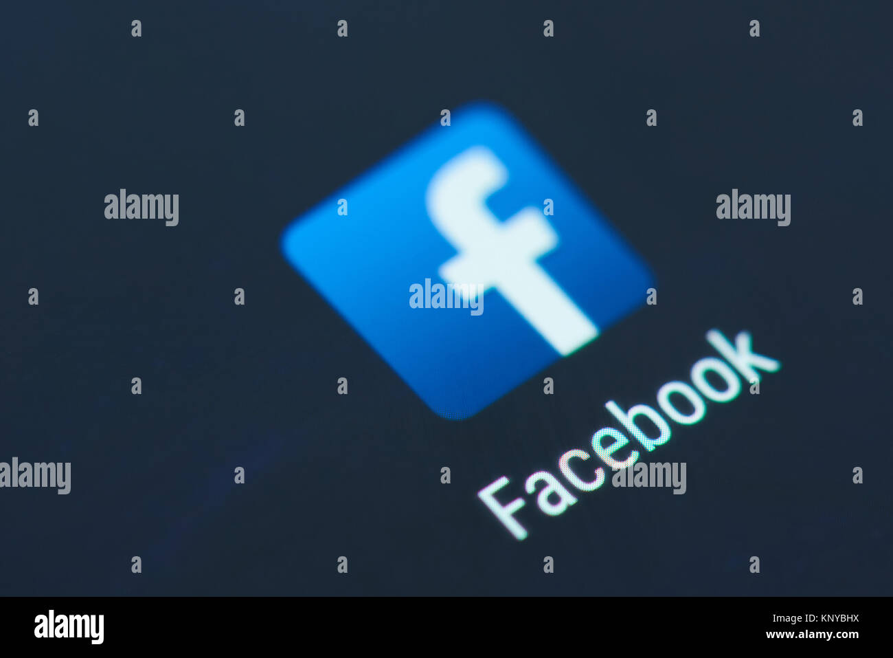 New York, USA - 12 décembre 2017 : l'icône de l'application Facebook sur l'écran du smartphone close-up. Icône de l'application Facebook avec copie espace à l'écran Banque D'Images