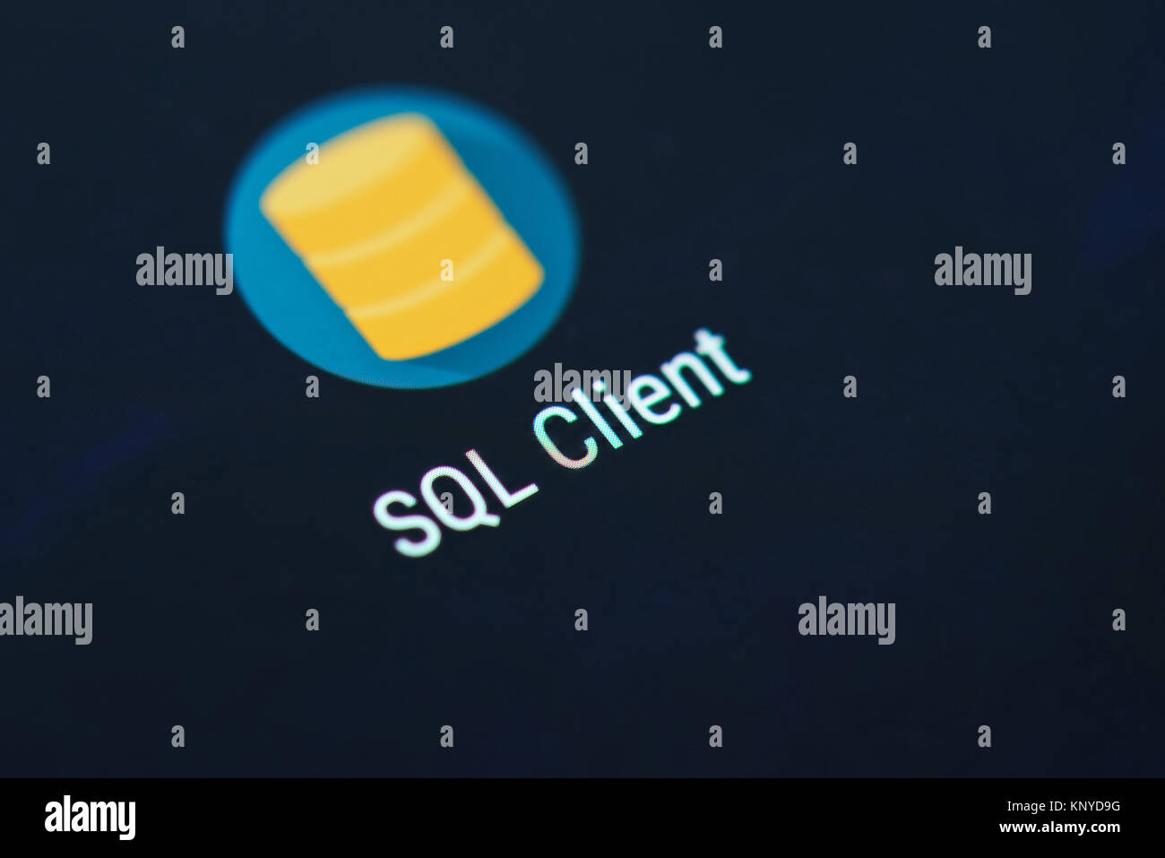New York, USA - 12 décembre 2017 : l'icône de l'application client SQL sur l'écran du smartphone close-up. Icône de l'application client SQL avec copie espace à l'écran Banque D'Images