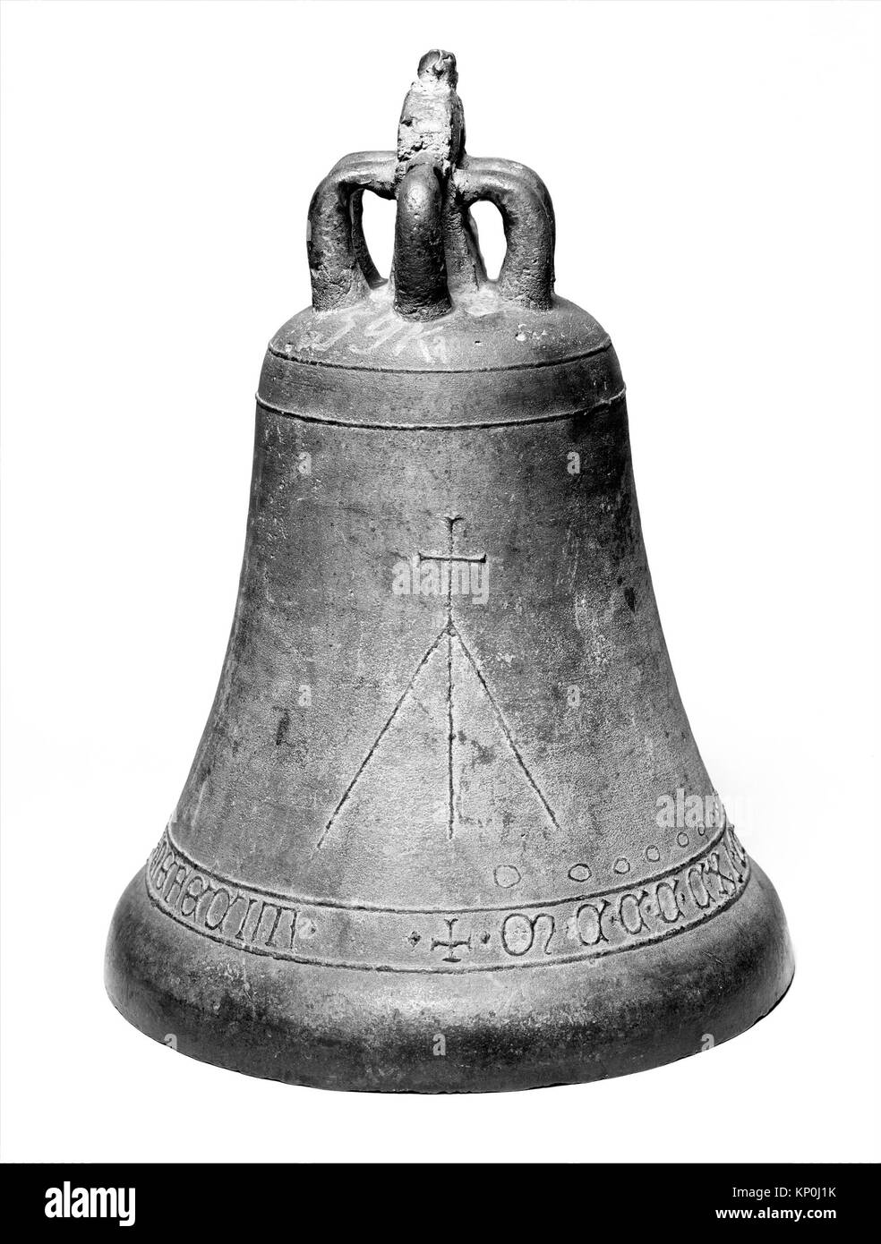 Cloche d'église en bronze vénitienne créée par Maître Marcus circa 1411, mesurant 22 7/8 par 14 1/2 pouces et pesant environ 130 livres, tenue dans la collection MET. Banque D'Images