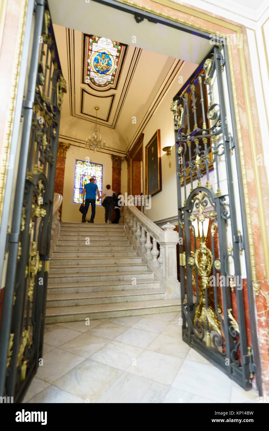 L'escalier menant à l'entrée de la Basilique de la Vierge de  l'Desamparados, Valencia, Espagne Photo Stock - Alamy