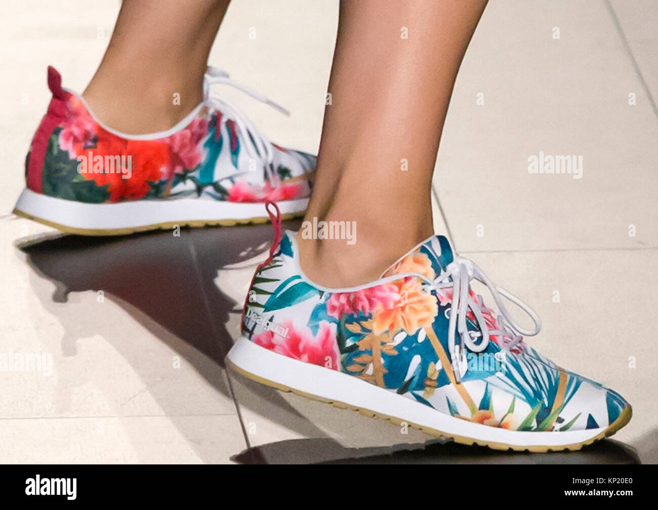 D tailler le desigual Banque de photographies et d images haute