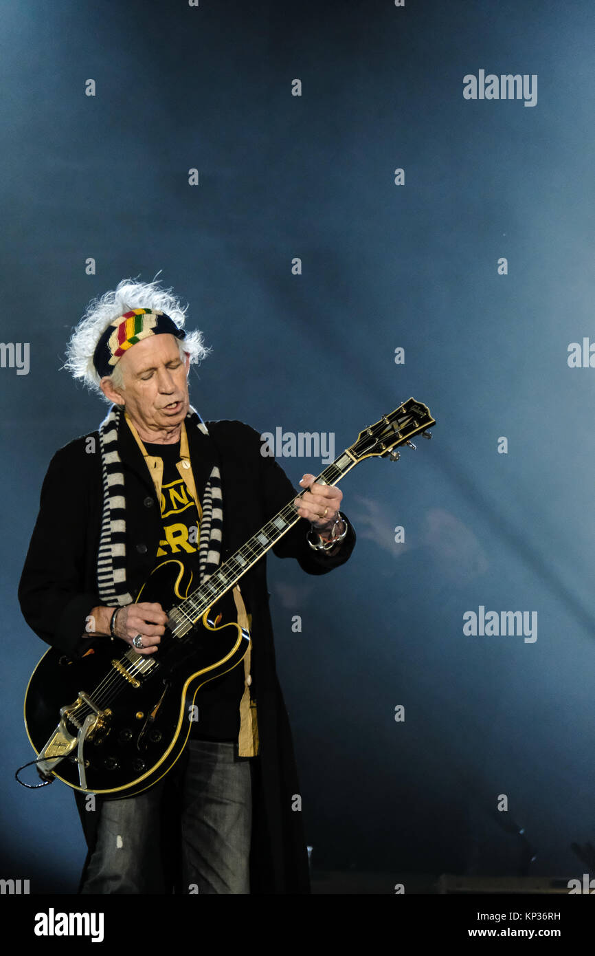 La Suisse, Zurich - 20 septembre, 2017. Les Rolling Stones, le légendaire groupe de rock anglais, effectue un concert live au stade du Letzigrund à Zurich. Ici le guitariste Keith Richards est vu sur scène. (Photo crédit : Gonzales Photo / Tilman Jentzsch). Banque D'Images