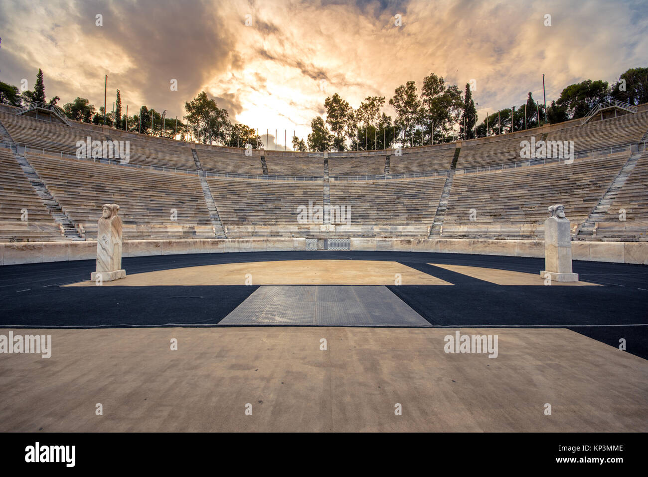 Stade Panathénaïque d'Athènes, Grèce (a accueilli les premiers Jeux Olympiques modernes en 1896), également connu sous le nom de Kalimarmaro ce qui signifie de bonnes en pierre. Banque D'Images