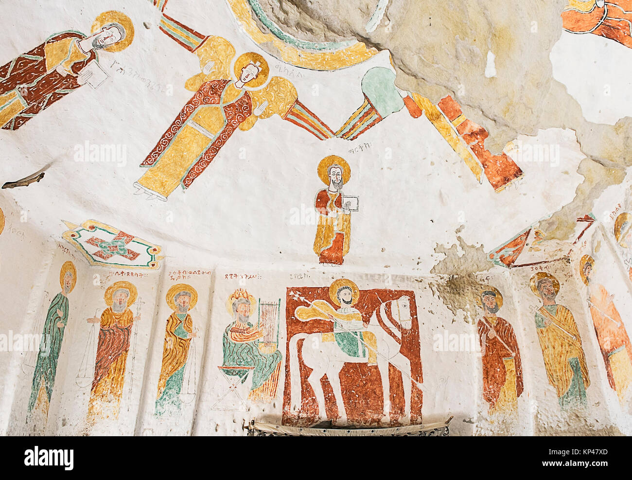 Fresco avec le roi David, saints et les évangélistes dans le mur sud de l'église rupestres Daniel Qorqor, Gheralta, région du Tigré, en Ethiopie Banque D'Images