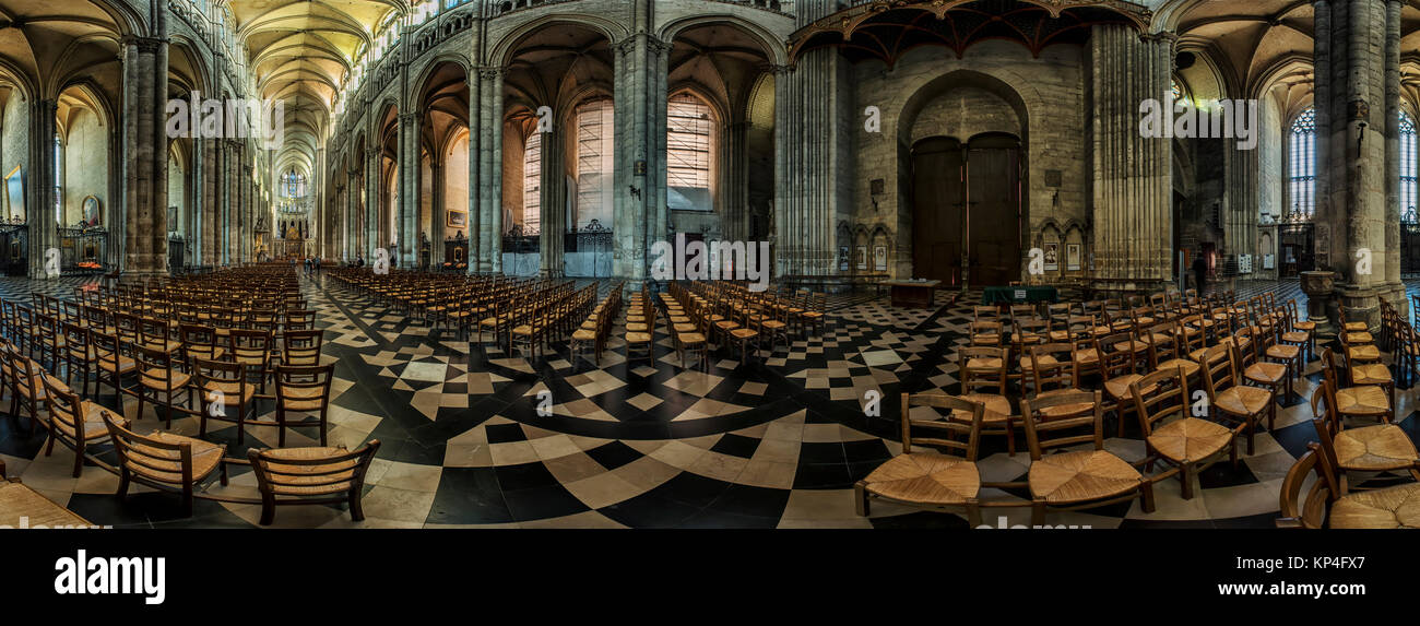 L'intérieur de la cathédrale d'Amiens Banque D'Images