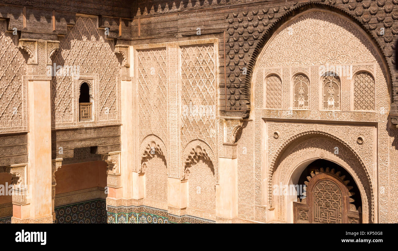 MARRAKECH, MAROC - 29 Apr 2016 : vue détaillée de la Medersa Ben Youssef. Un ancien collège islamique à Marrakech, Maroc. Banque D'Images