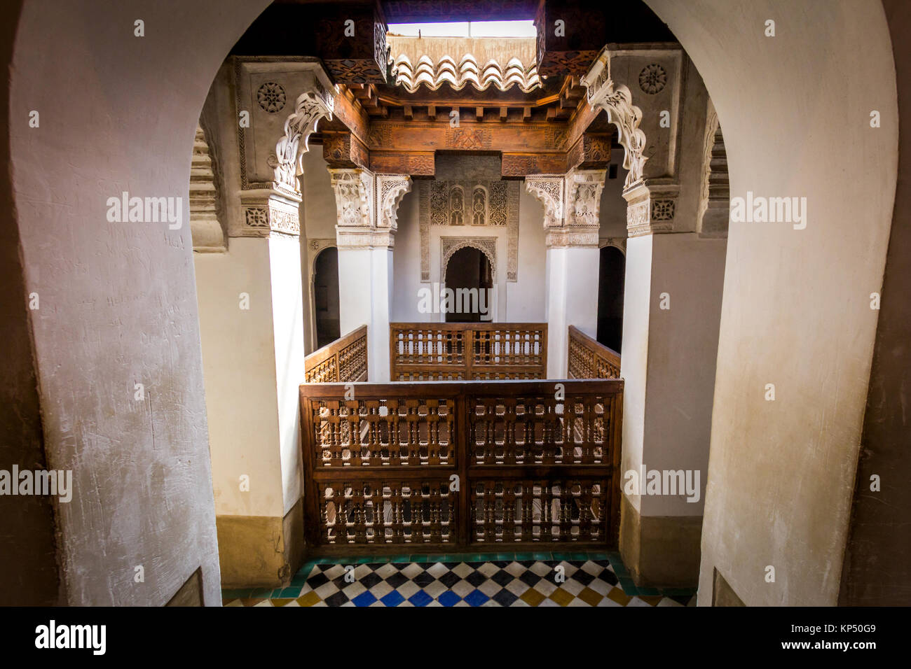 MARRAKECH, MAROC - 29 Apr 2016 : vue intérieure de la Medersa Ben Youssef. Un ancien collège islamique à Marrakech, Maroc. Banque D'Images