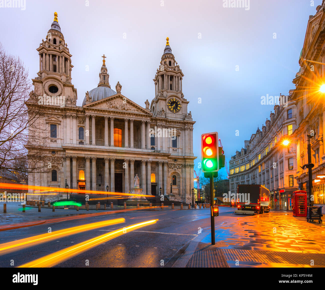 St Pauls Cathedral at Dusk, London, UK Banque D'Images