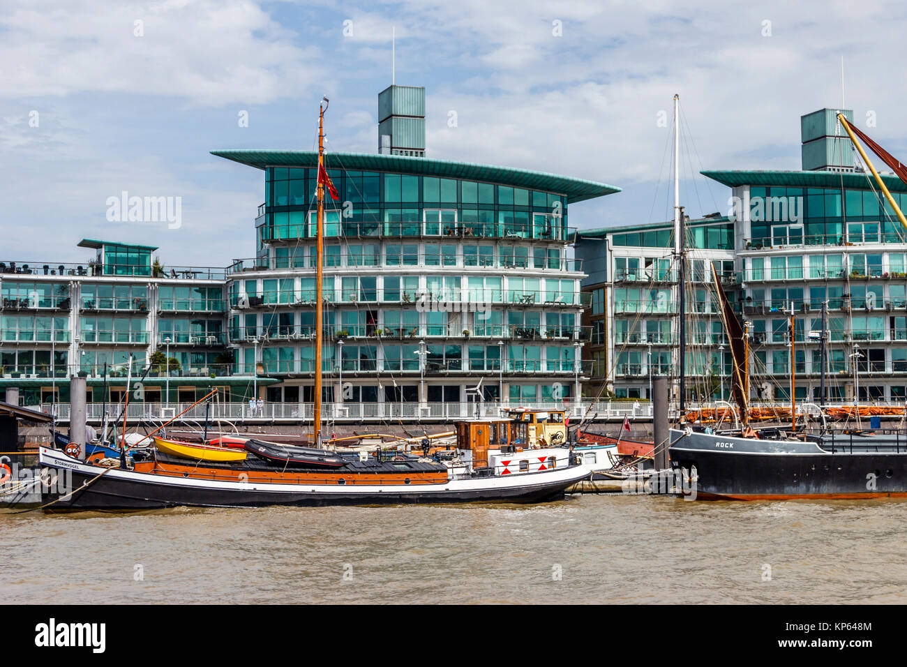 Communauté de l'Hermitage à bateaux Moorings et riverside apartments à Wapping, London, UK Banque D'Images