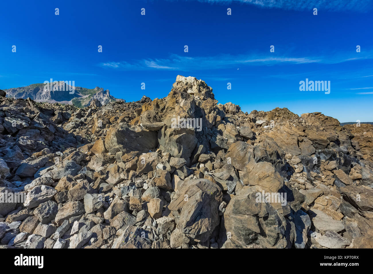 Pierre ponce et d'obsidienne le long de la grande piste de flux d'obsidienne dans National Monument Volcanique Newberry, centre de l'Oregon, USA Banque D'Images