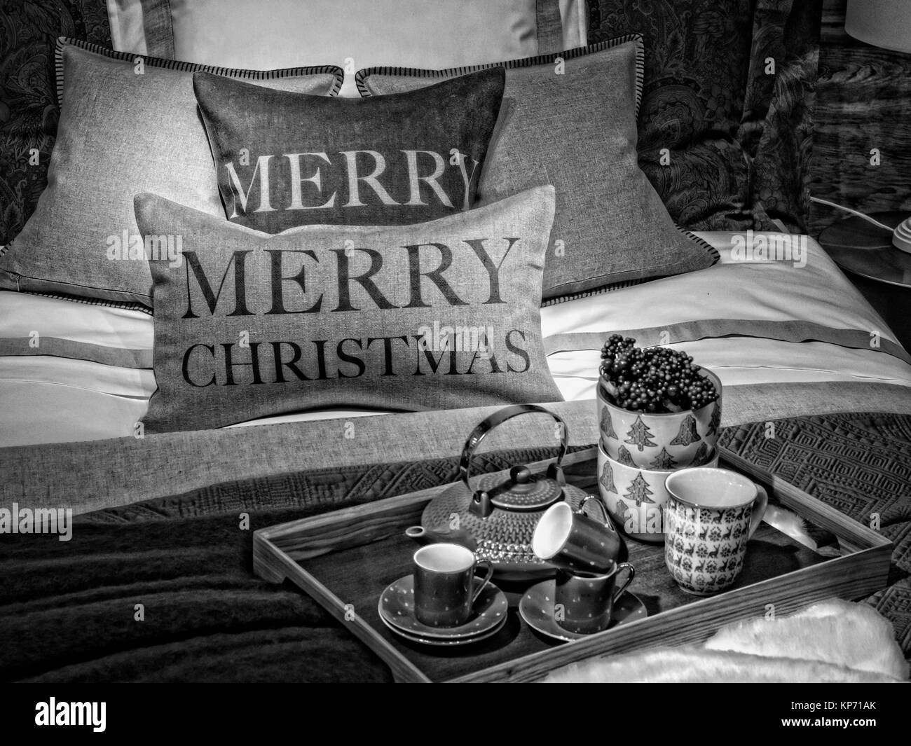 Ensemble de thé avec coussins joyeux noël Banque D'Images