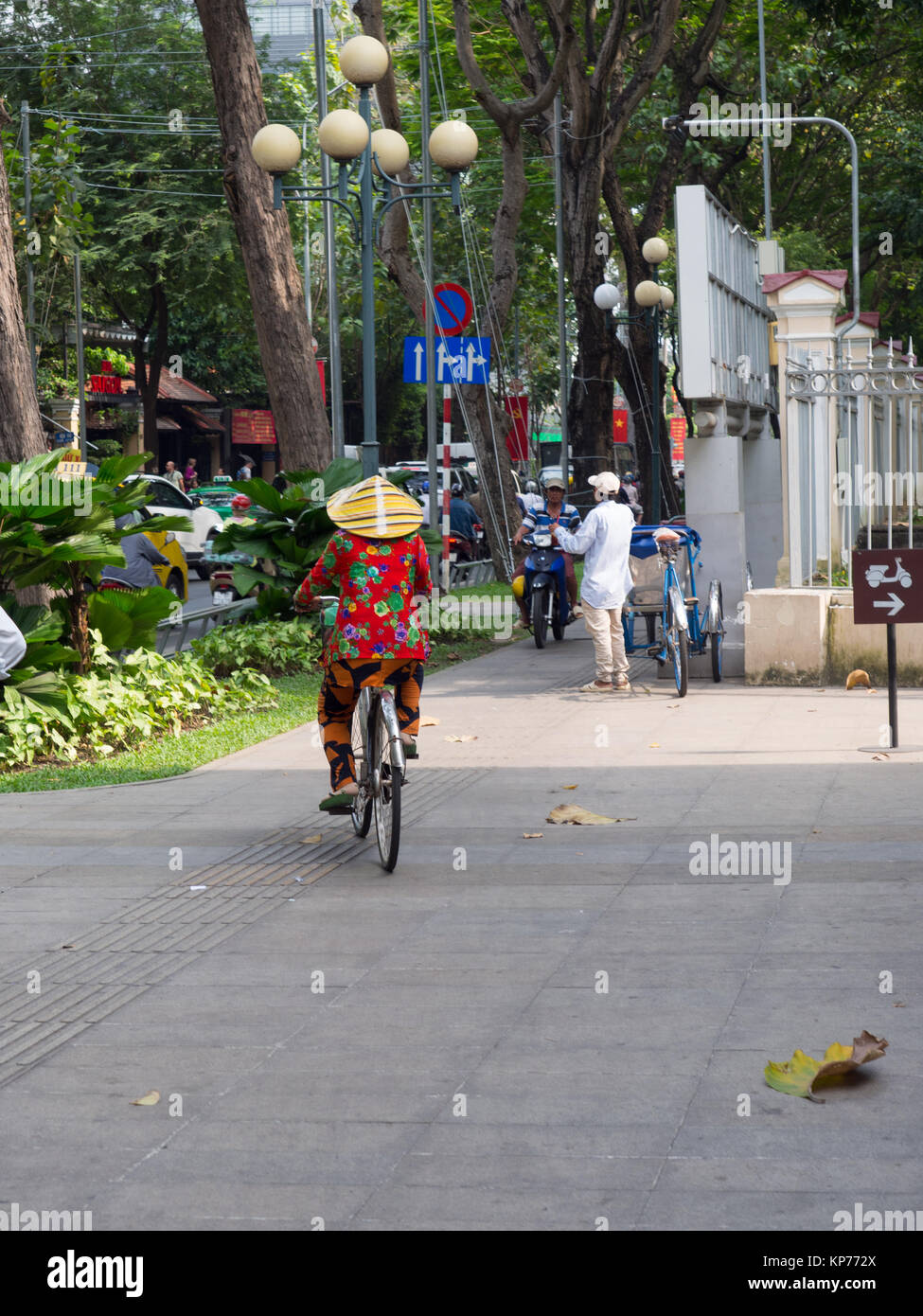 Peson vietnamiens sur un vélo Banque D'Images