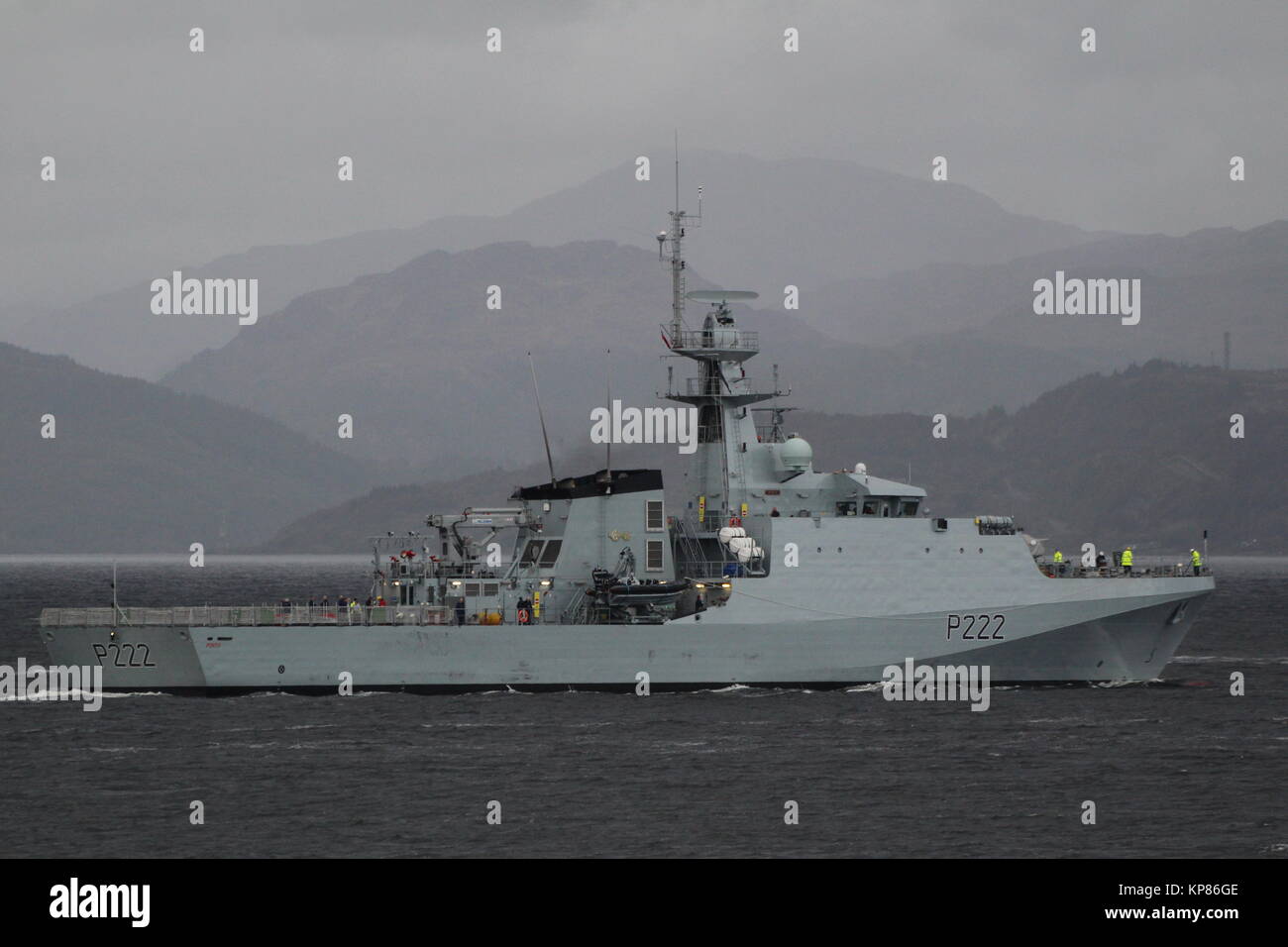 Le HMS Forth (P222), la première de la rivière du Lot 2-classe de patrouilleurs pour la Marine royale, au cours des essais sur le Firth of Clyde. Banque D'Images