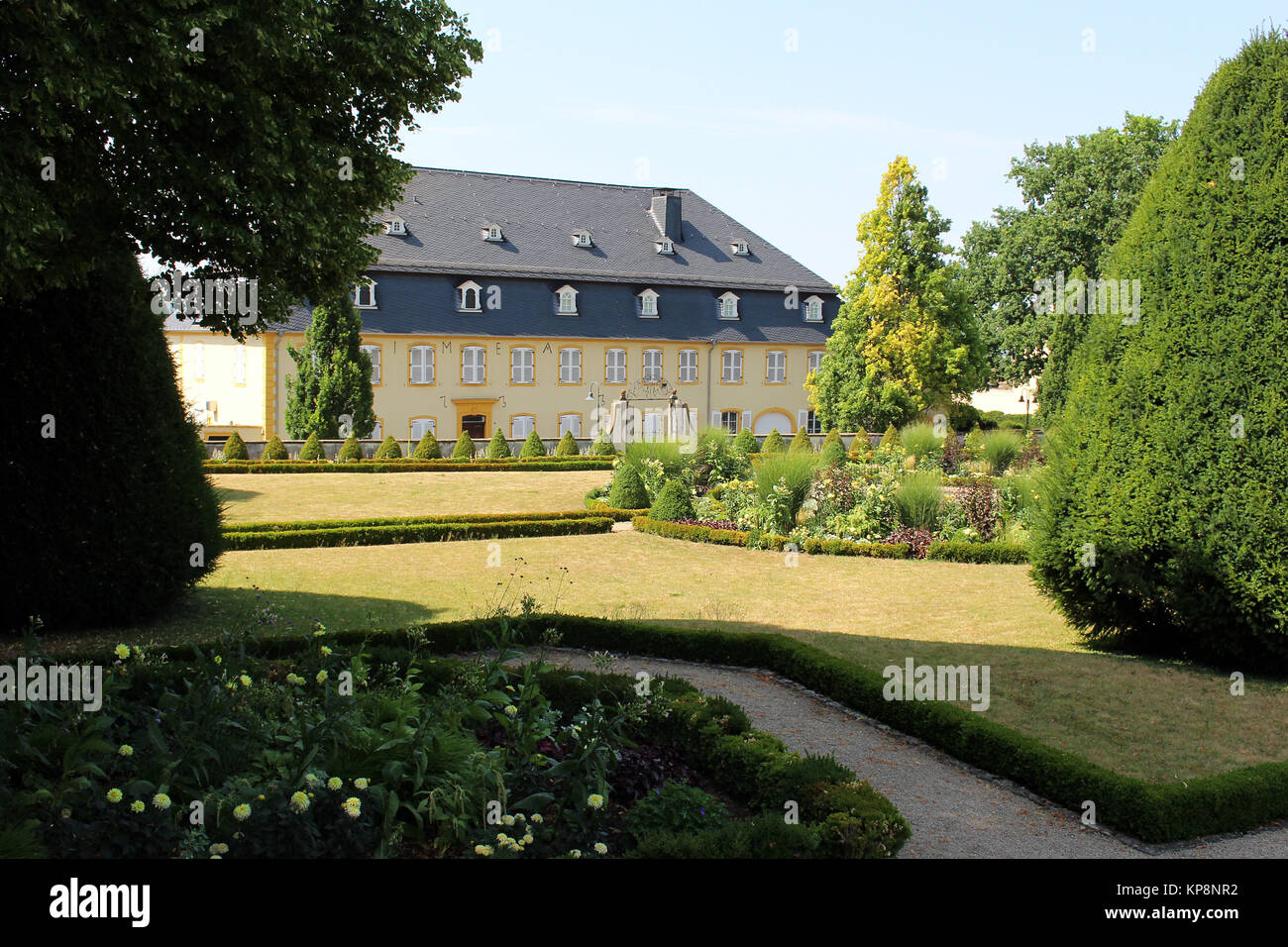 Maison dans le jardin baroque de Perl en été - Sarre, Allemagne Banque D'Images
