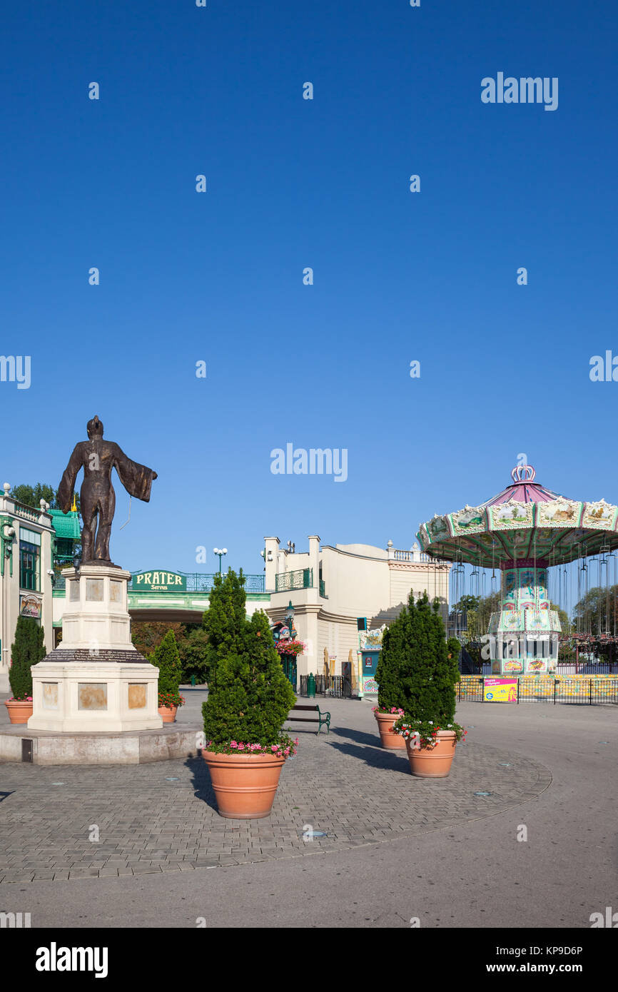 Statue de Basilio Calafati dans Vienne attractions Prater square à Vienne, Autriche, Europe ville Banque D'Images