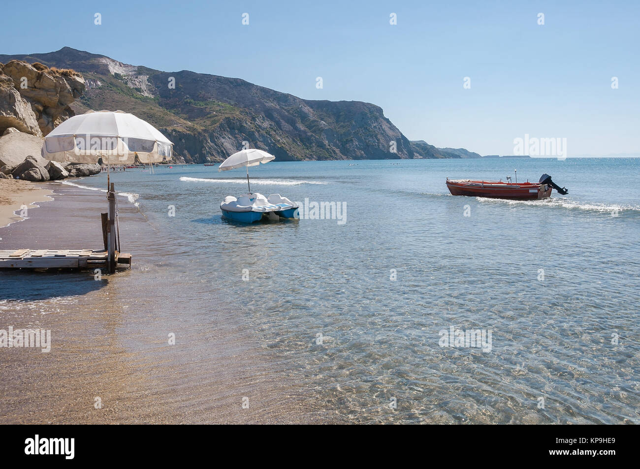 Bateaux à la plage de Kalamaki sur zakynthos Banque D'Images