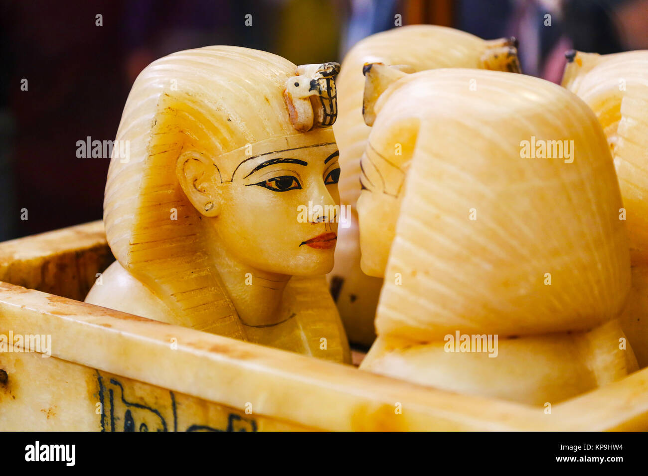 La poitrine et les bocaux canopes holding les organes vitaux, de la tombe de Toutankhamon Roi, Musée égyptien des antiquités, Le Caire, Egypte Banque D'Images