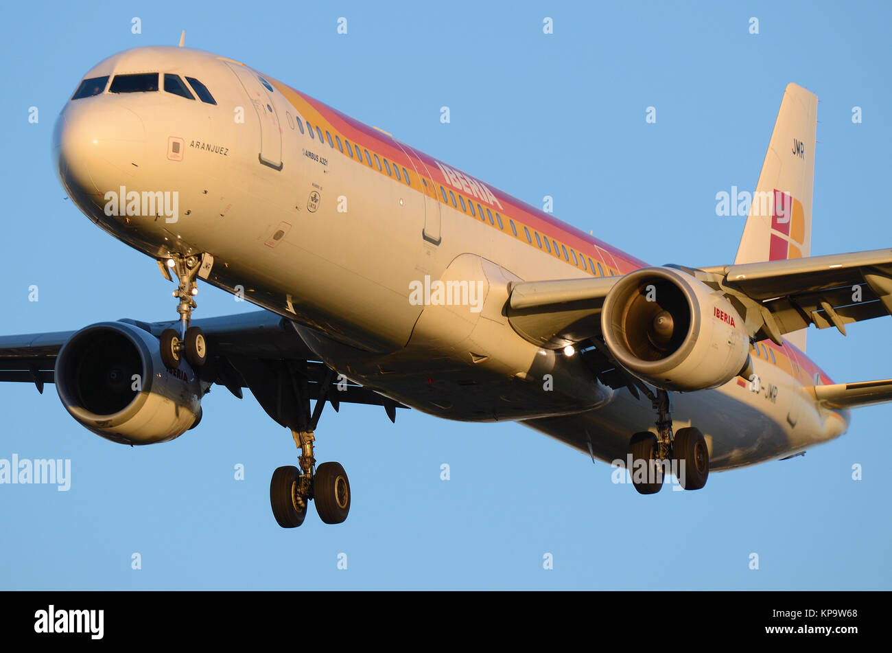 Iberia Airbus A321 -200 avions à réaction immatriculés EC-JMR a nommé Aranjuez atterrissant à l'aéroport de Londres Heathrow, Royaume-Uni Banque D'Images