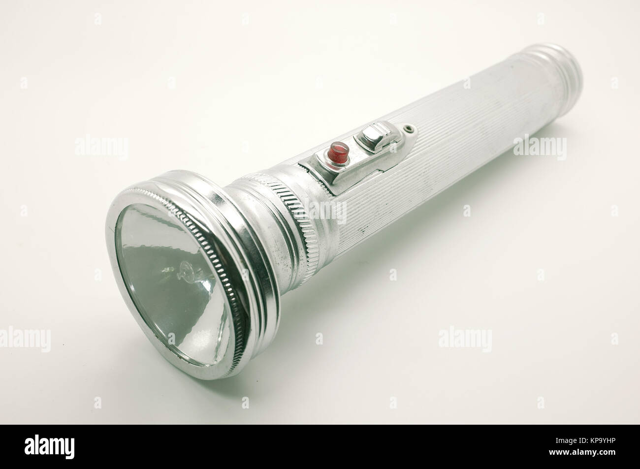 Vieille lampe torche métal, argent Photo Stock - Alamy