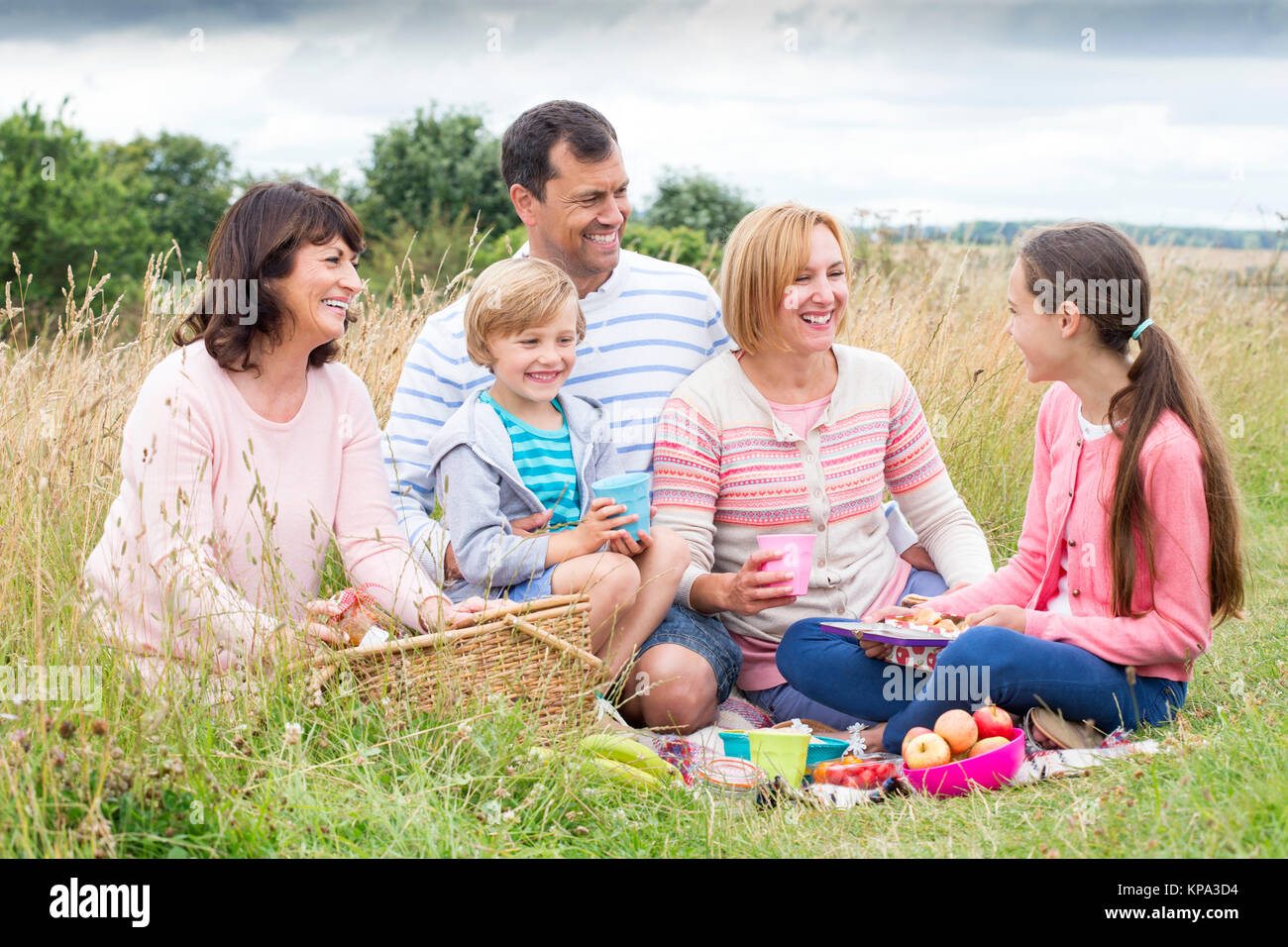 Pique-nique en famille sur les dunes Banque D'Images