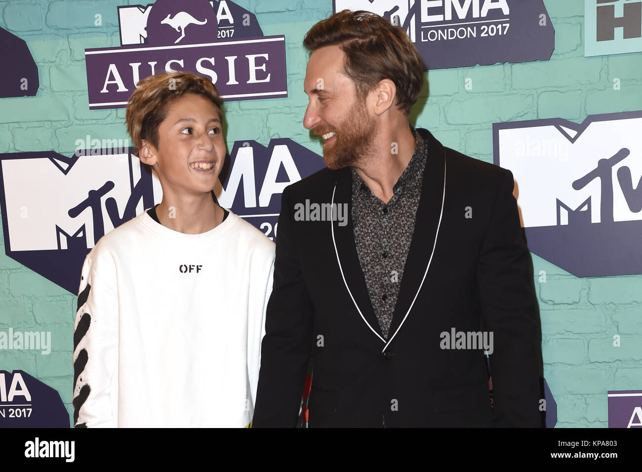 2017 MTV Europe Music Awards (EMAS) - Arrivées avec : David Guetta avec son fils où Elvis : London, Royaume-Uni Quand : 12 novembre 2017 Source : WENN.com **Uniquement disponible pour publication au Royaume-Uni, USA, Allemagne, Autriche, Suisse** Banque D'Images