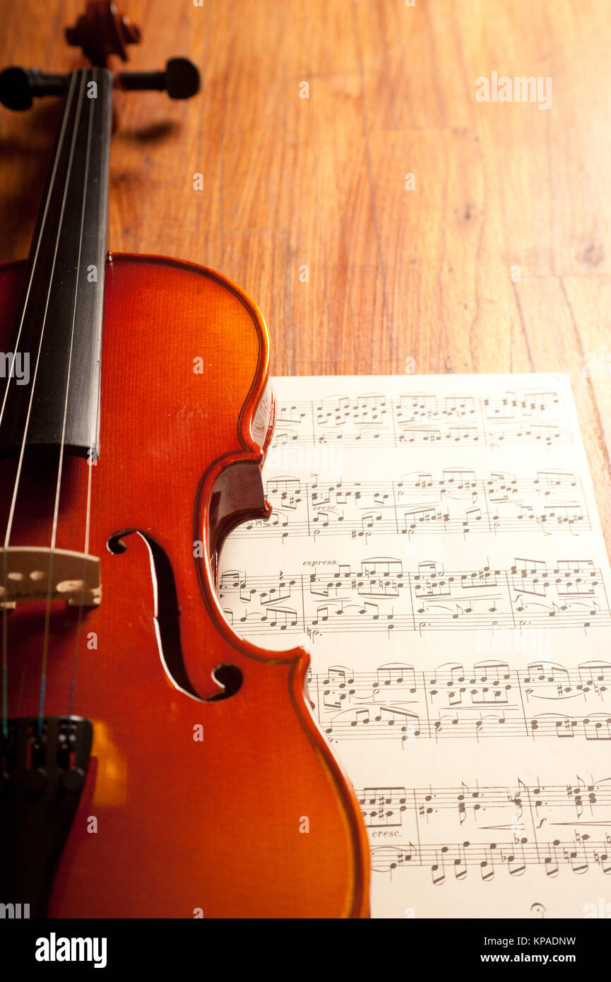Violon classique et le score de la musique Banque D'Images