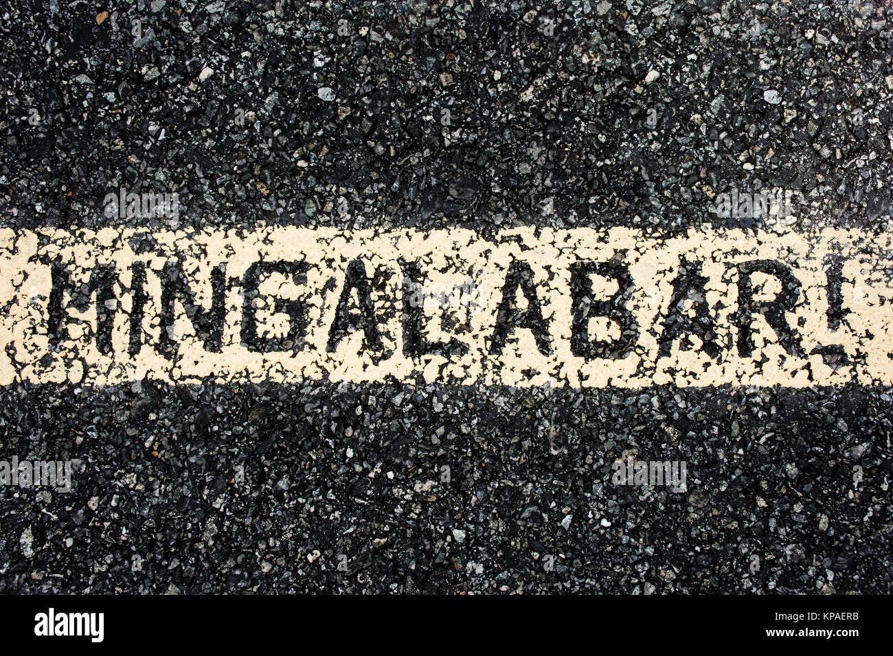 MinGaLaBar, c'est le Myanmar's greeting mots. Peinture sur la route Banque D'Images