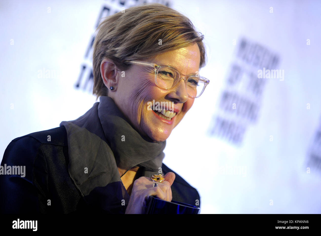 New York, USA. 13 Décembre, 2017. Annette Bening assiste à la 31e Musée de l'image en mouvement Hommage à Annette Bening à 583 Park Avenue, le 13 décembre 2017 dans la ville de New York. Credit : Geisler-Fotopress/Alamy Live News Banque D'Images