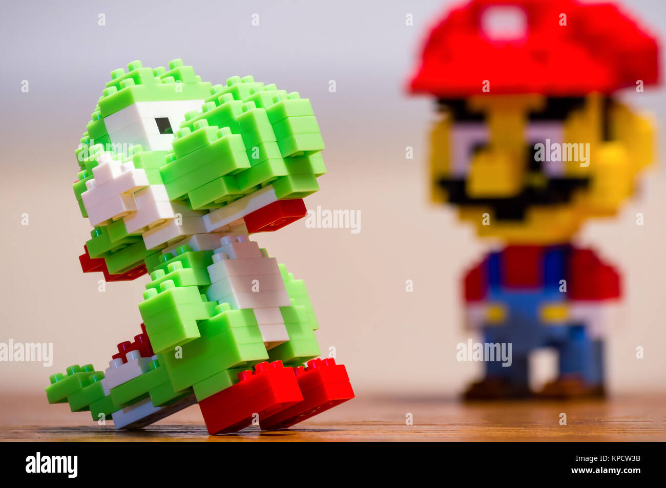 Yoshi et Mario toys Banque D'Images Yoshi et Mario toys Banque D'Images