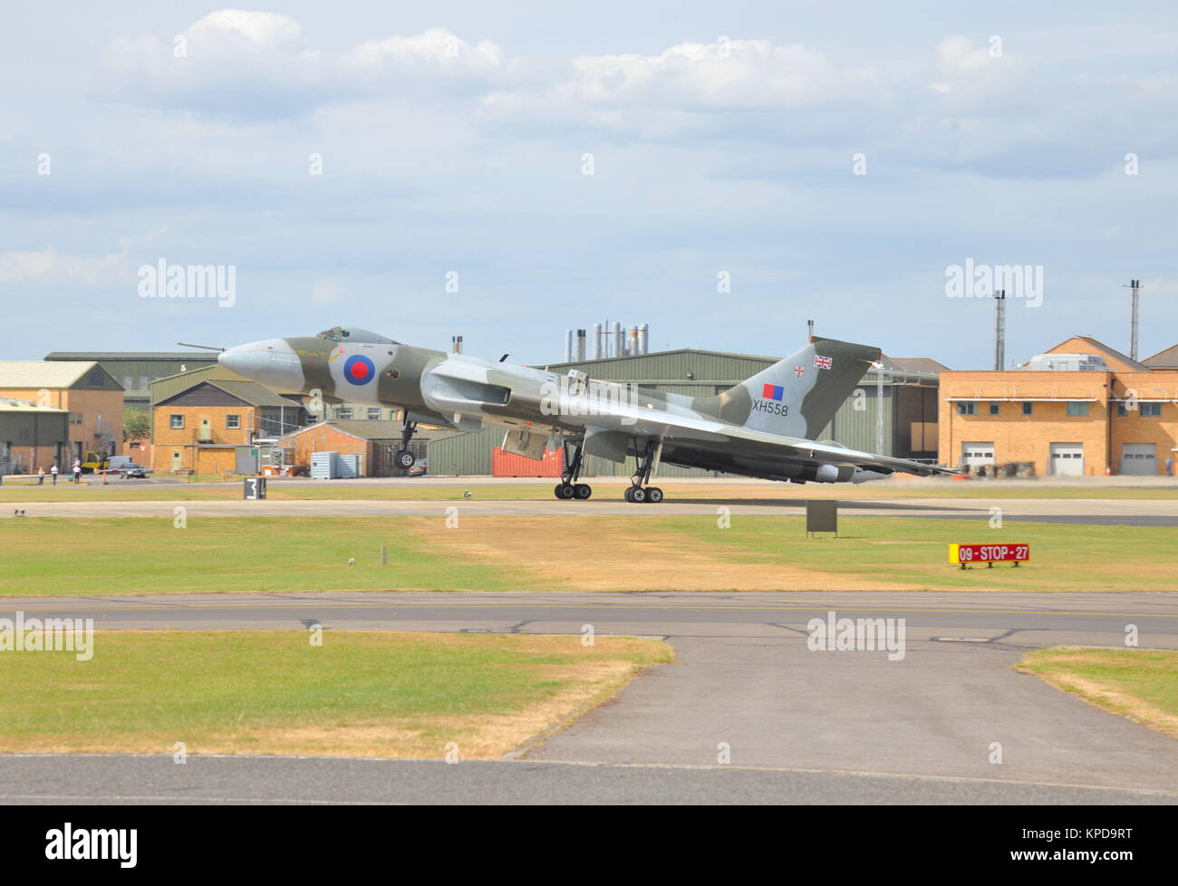 RAF Avro Vulcan B2 XH558 Esprit de Grande Bretagne, à l'atterrissage à Yeovilton Banque D'Images