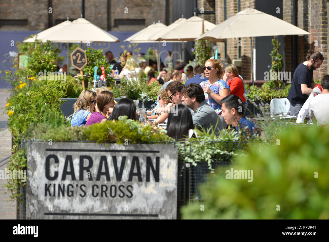 Restaurant caravane, Grenier à Square, Kings Cross, London Banque D'Images
