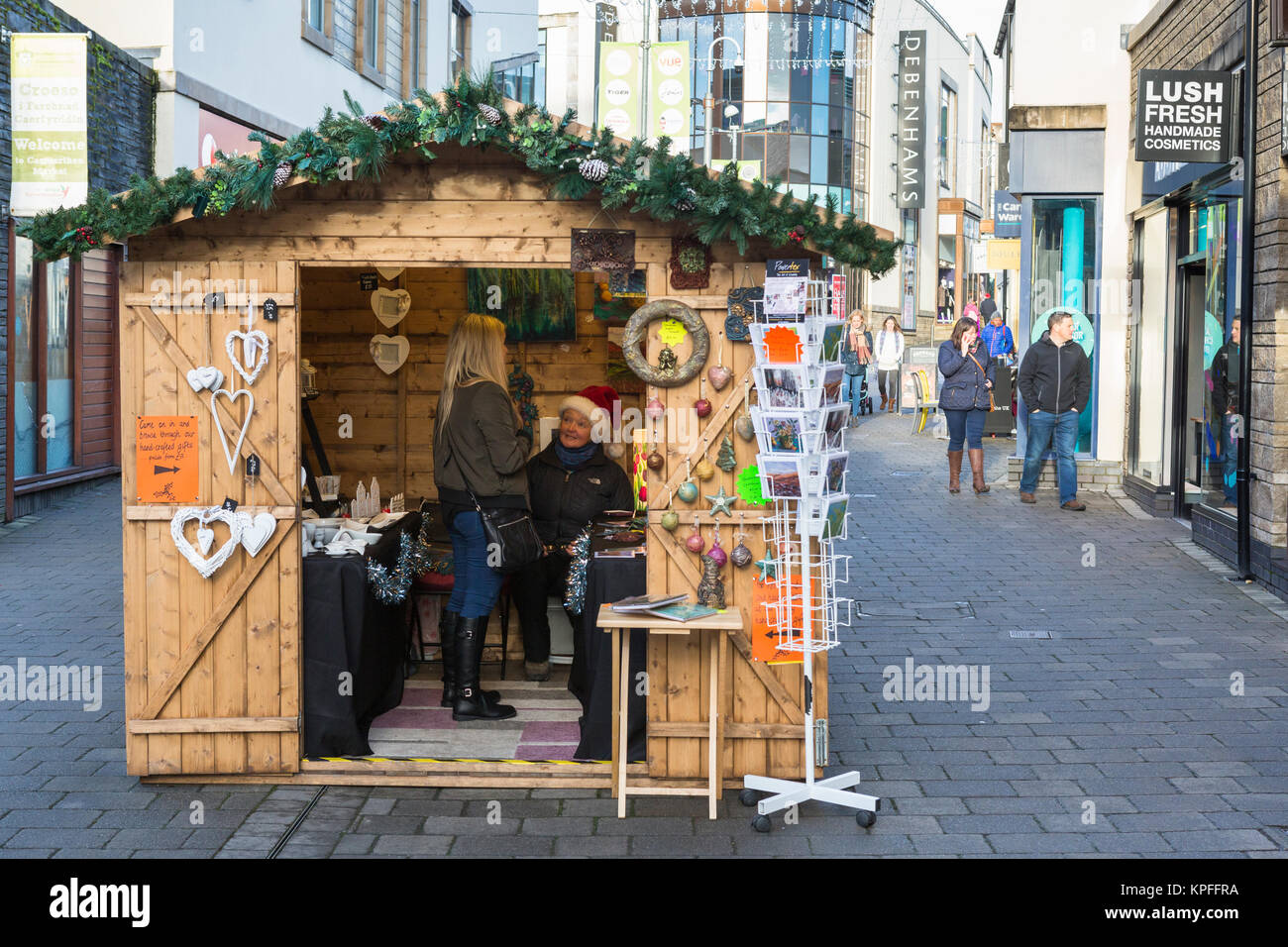 L'allemande d'étal du marché d'artisanat de Noël à Carmarthen, pays de Galles, Royaume-Uni Banque D'Images