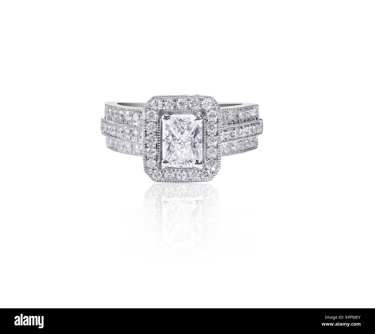 Diamant taille émeraude grande bague de mariage bague de fiançailles Photo  Stock - Alamy