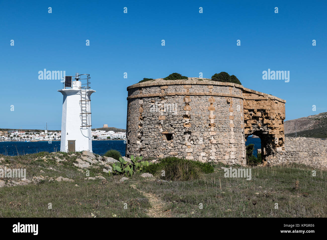 Phare et de ruines, Fornells, Minorque, Iles Baléares, Espagne. Banque D'Images