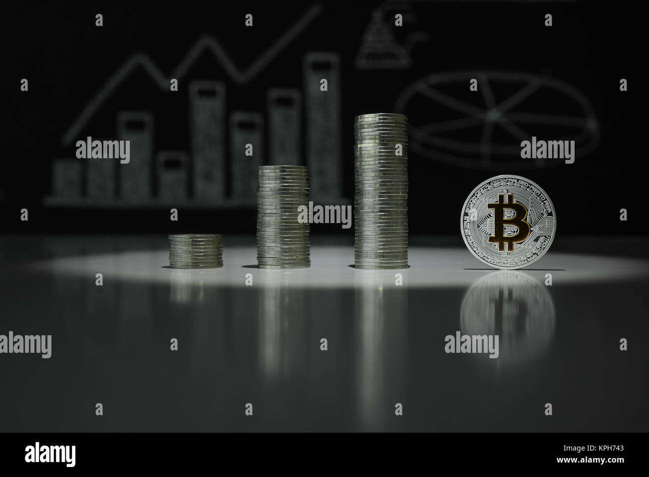 Des piles de l'argent. bitoyins Devise Crypto. La CTB. Monnaie virtuelle Banque D'Images