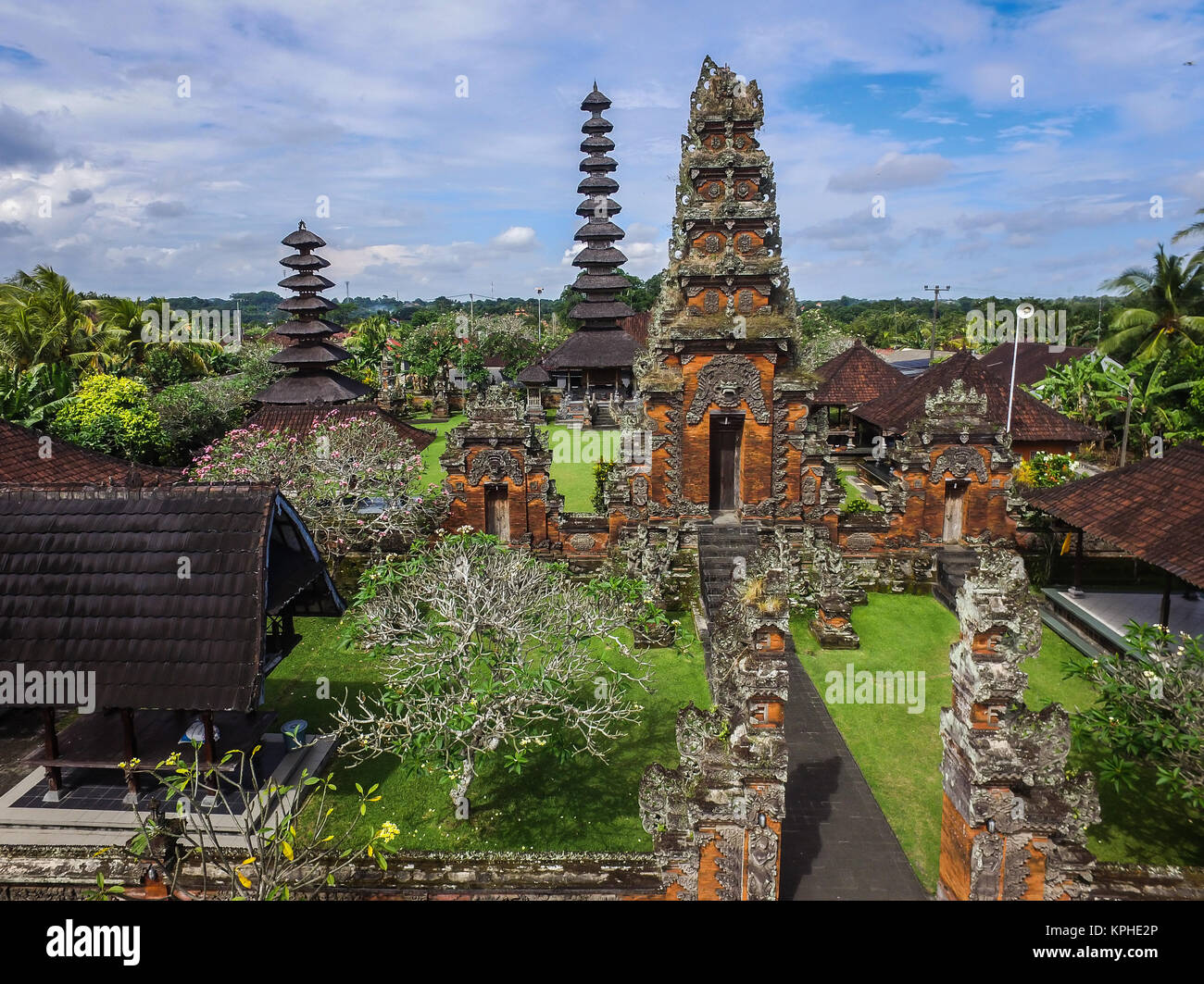 Très vieux et historique temple hindou à Bali. Le temple est appelé Pura Puseh Bedha qui fortement liée avec l'histoire de Kebo IWA. Banque D'Images