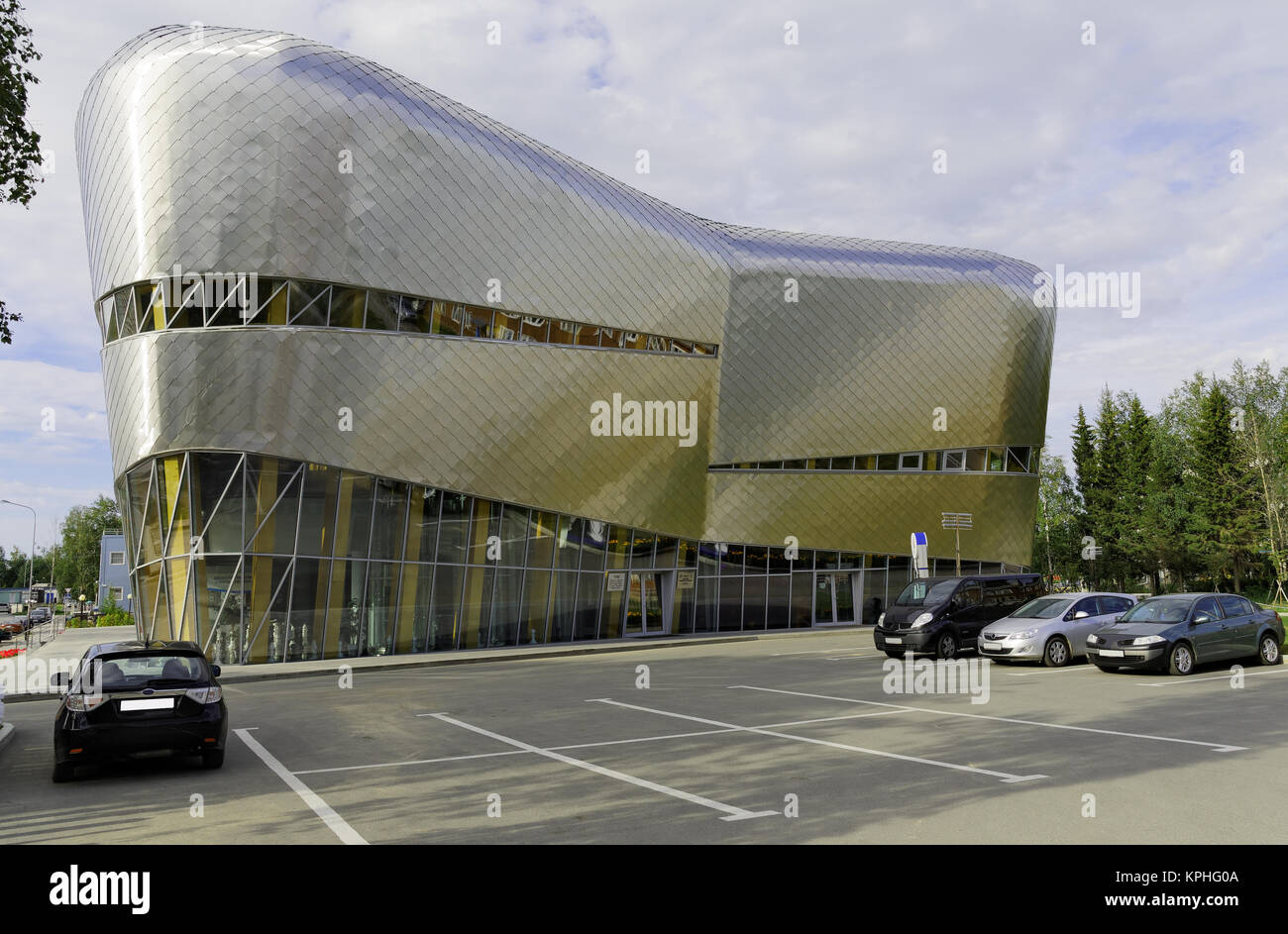La Russie, Khanty-Mansiysk. Construction d'Universitaires d'Échecs Yugra Banque D'Images