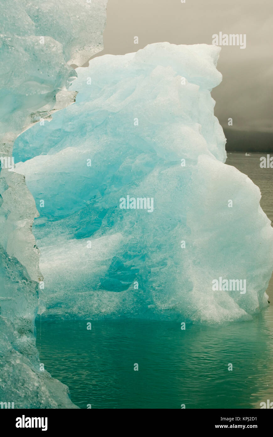 Amérique du Nord, USA, AK, le passage de l'intérieur. Formes sculpturales d'icebergs Banque D'Images