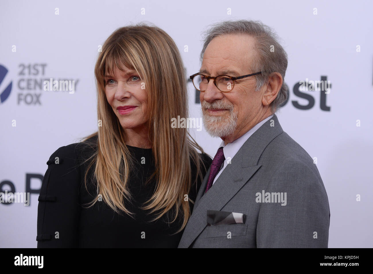 Kate Capshaw et Steven Spielberg arrive à l 'Post' Première mondiale à Washington, DC Le Newseum remporte le 14 décembre 2017 à Washington, DC. Crédit : Erik Pendzich/Alamy Live News Banque D'Images