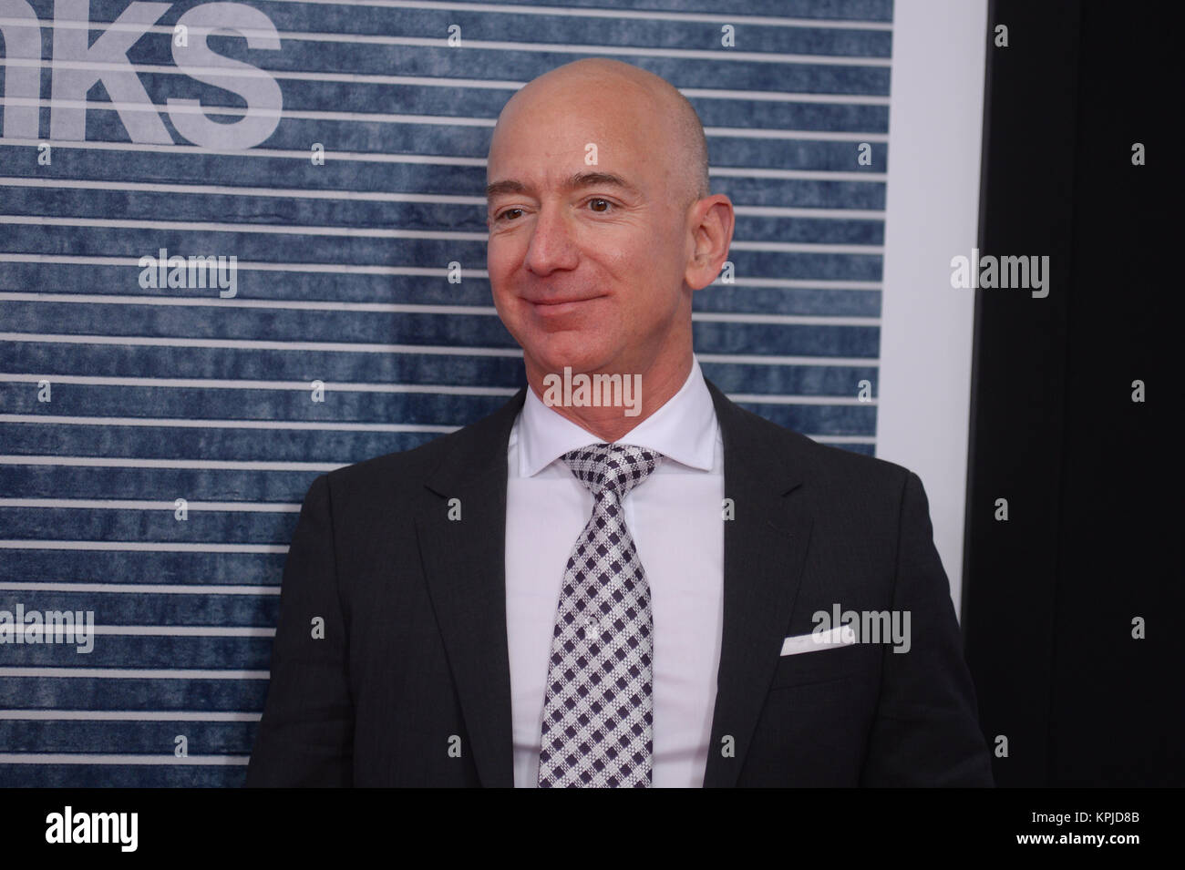 Jeff Bezos arrive à l 'Post' Première mondiale à Washington, DC Le Newseum remporte le 14 décembre 2017 à Washington, DC. Crédit : Erik Pendzich/Alamy Live News Banque D'Images