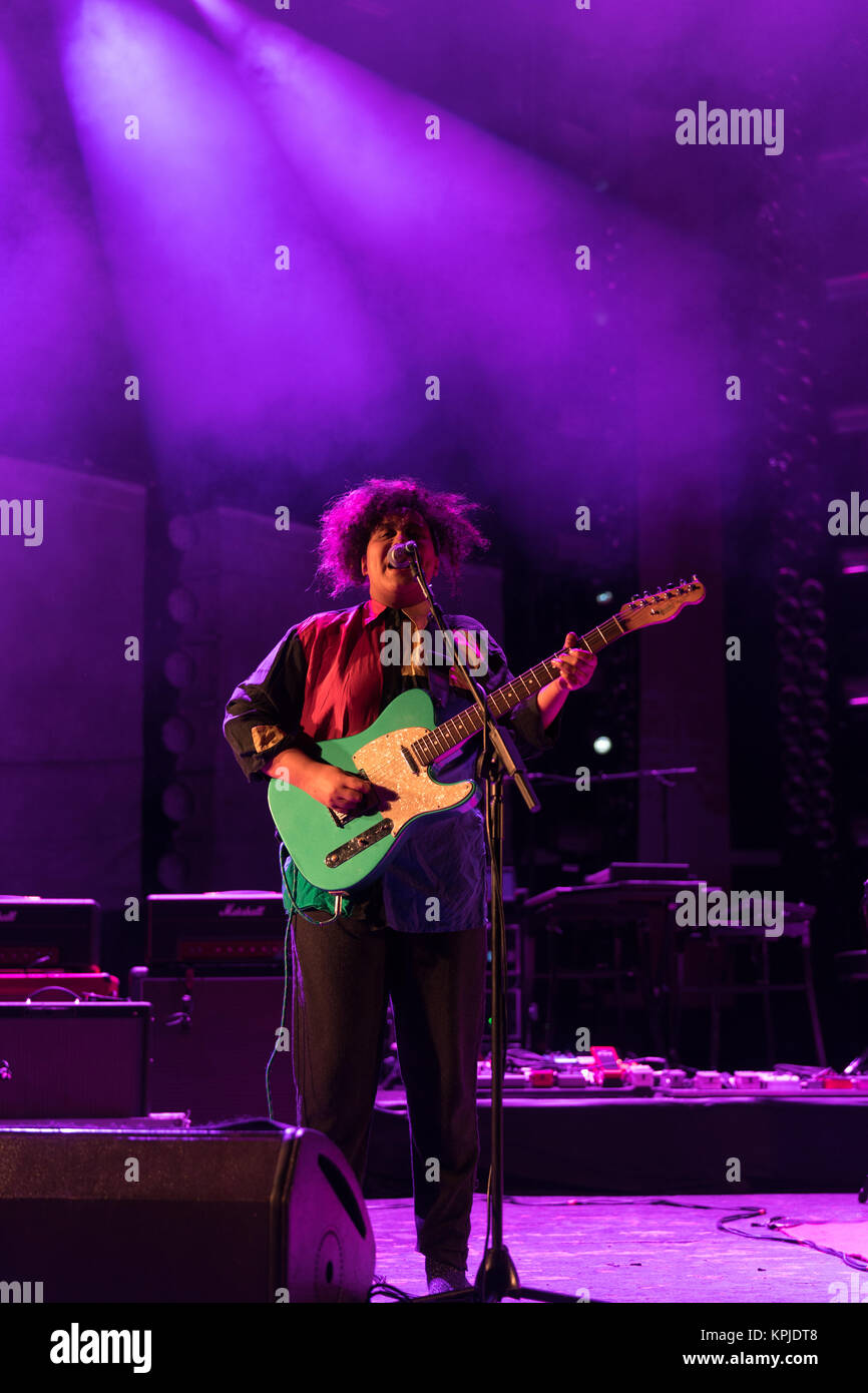 Londres, Royaume-Uni. Le 15 décembre, 2017. Claude Blanckaert Rachel de pattes sacré spectacle sur scène (appuyer) Mogwai à l'O2 Brixton Academy de Londres. Date de la photo : Vendredi 15 décembre 2017. Credit : Roger Garfield/Alamy Live News Banque D'Images