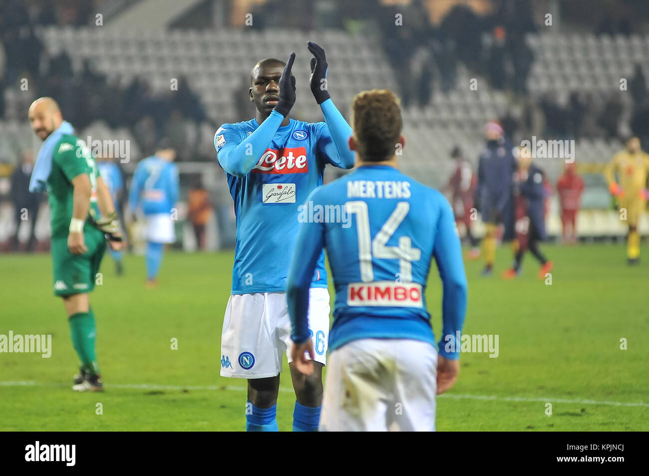 Kalidou Koulibaly (SSC Naples) au cours de la série d'un match de football entre Torino FC et SSC Napoli au Stadio Grande Torino le 16 décembre 2017 à Turin, Italie. Banque D'Images
