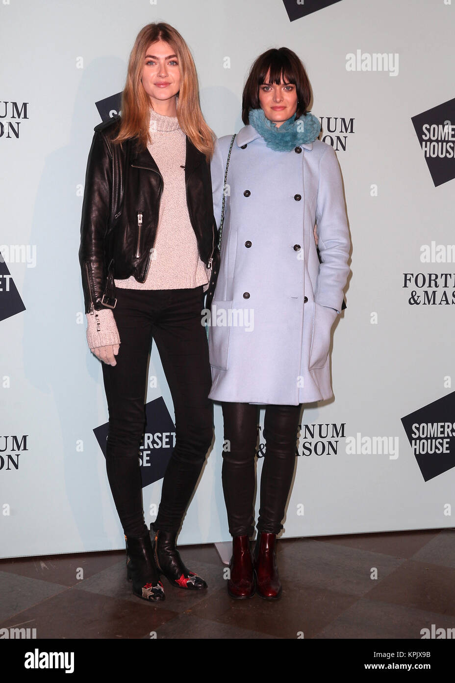 Le Skate à Somerset House avec Lancement de Fortnum & Mason a tenu à la Somerset House - Arrivées avec : Sam Rollinson, Eve Delf Où : London, Royaume-Uni Quand : 14 novembre 2017 Crédit : Mario Mitsis/WENN.com Banque D'Images