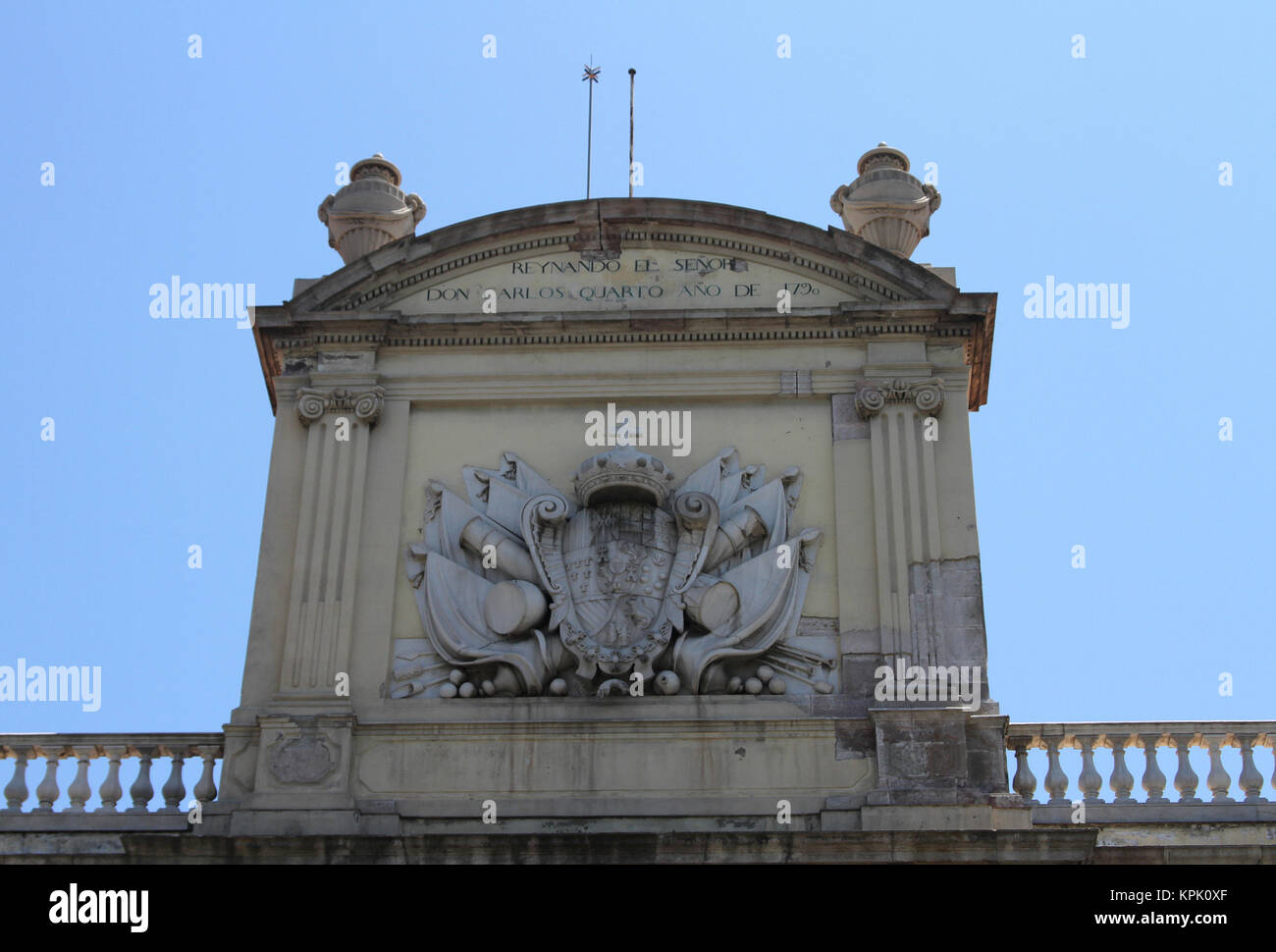 La délégation du Gouvernement espagnol (delegacion del Gobierno) bâtiment façade toiture avec armoiries, marques de l'Argentera Avenue, Barcelone, S Banque D'Images