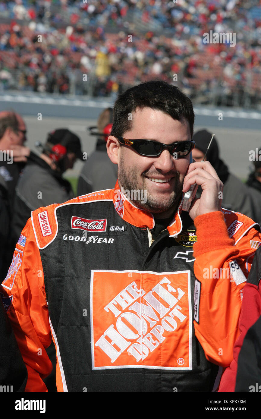 HOMESTEAD, FLORIDE - ARCHIVE PHOTOS : pilote de NASCAR Tony Stewart a frappé et tué un autre conducteur qui se promenait sur une plage pendant un circuit dans le nord de New York, les autorités ont déclaré qu'au début le dimanche. Orig Photo prise 2005-2010 Homestead-Miami Speedway sur à Homestead, Floride Personnes : Tony Stewart Banque D'Images