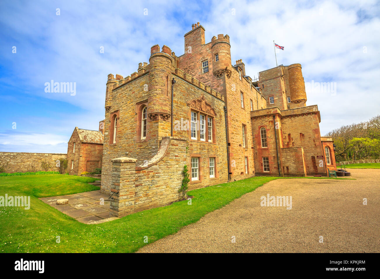 Château de Mey ou Barrogill château près de Thurso et de John O' Groats sur la côte nord de l'Highland en Ecosse, Royaume Uni sur une journée ensoleillée. La populaire Banque D'Images