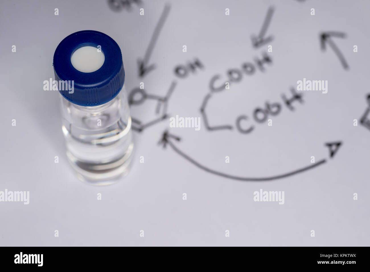 La cuvette d'échantillon sur le papier Banque D'Images