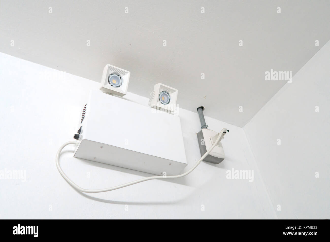 La lumière sur le mur d'urgence Fiche de plafond Banque D'Images
